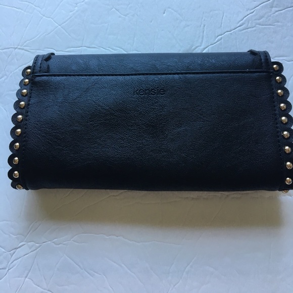 Kensie Scallop Edge Crossbody Clutch - Picture 4 of 6